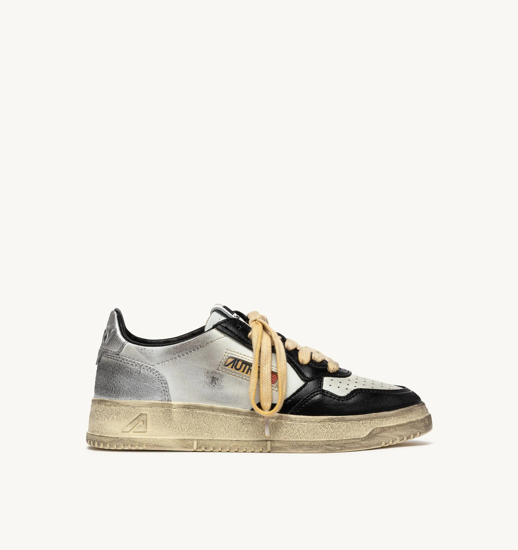 AUTRY SNEAKERS<BR/>SNEAKERS MEDALIST LOW SUPER VINTAGE IN PELLE BIANCA NERA E ARGENTO AVLM SV11 AUTRY ACTION SHOES 