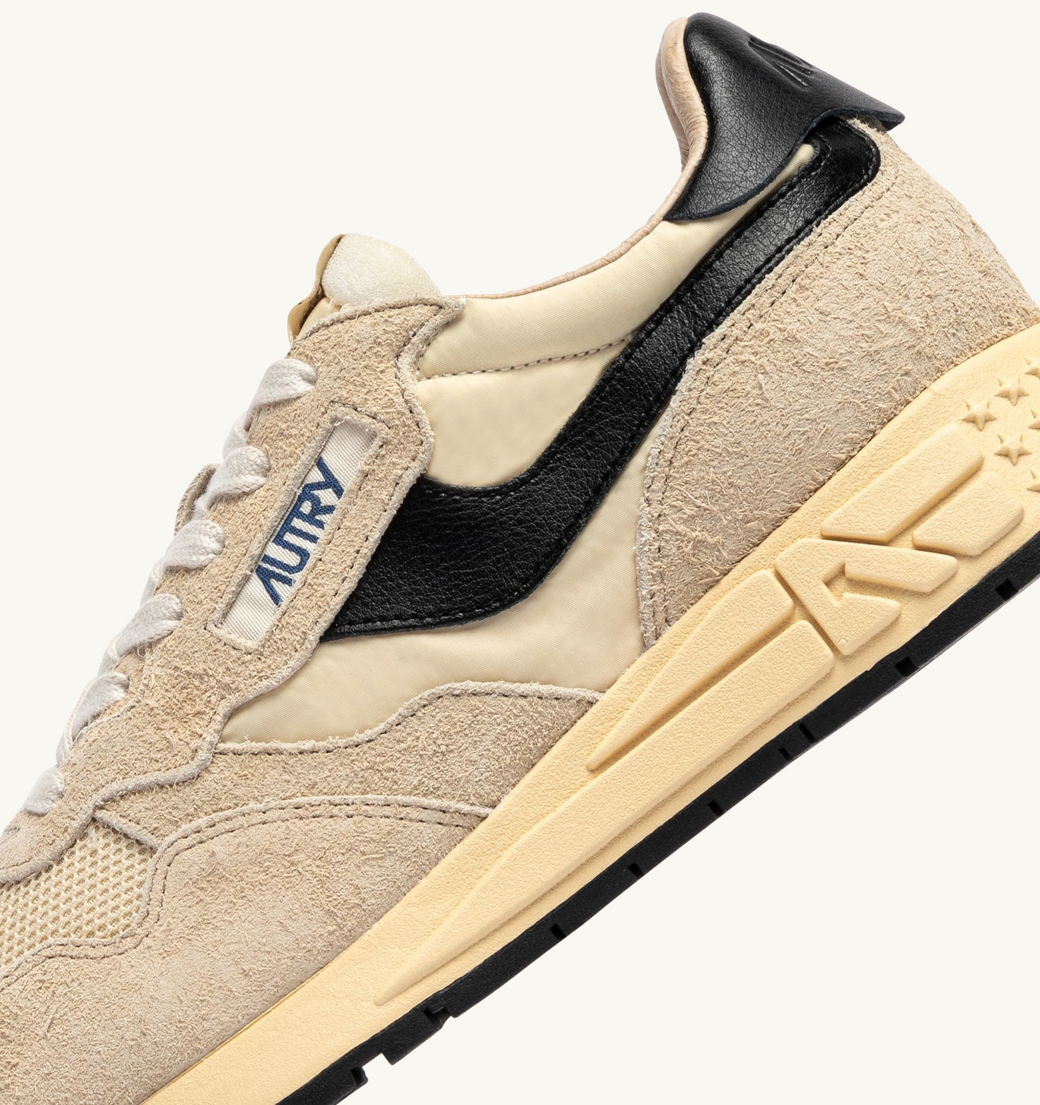 AUTRY SNEAKERS<BR/>SNEAKERS REELWIND LOW IN NYLON E SUEDE ECRU E NERO WWLM UT60 AUTRY ACTION SHOES 
