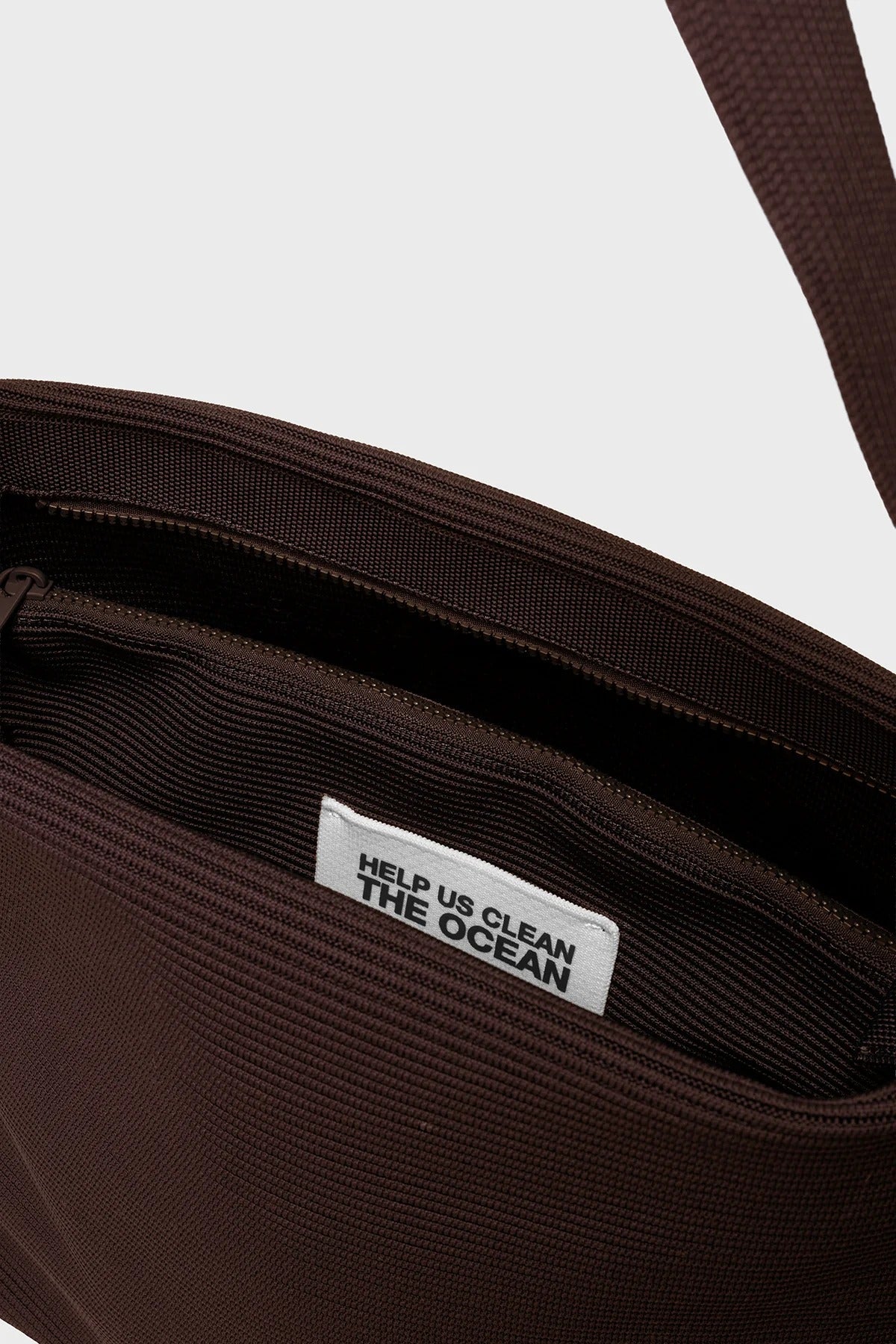 Borsa a secchiello marrone Tika<BR/><BR/> TIKABUCKETOTTO 939 ECOALF 