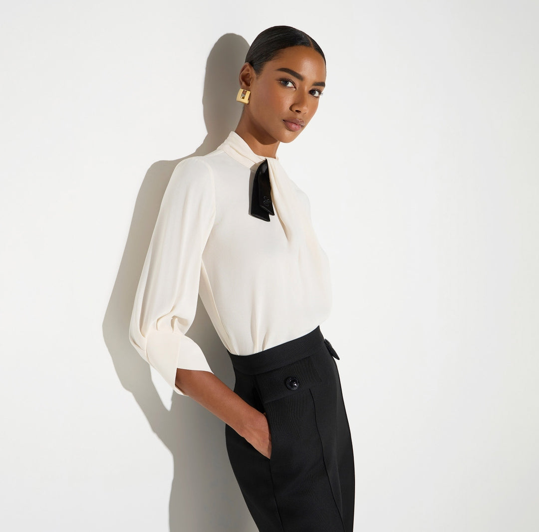 Blusa in georgette con cravattino<BR/> CA17866E2 E84 ELISABETTA FRANCHI 