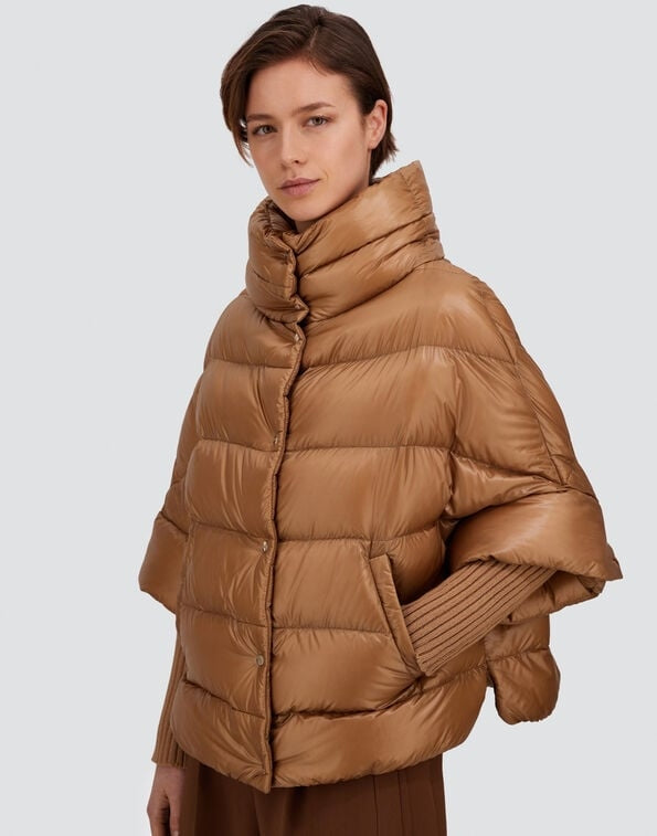CAPPA CON COLLO ALTO IN NYLON ULTRALIGHT<BR/> PI002256D12017Z 2157 HERNO 