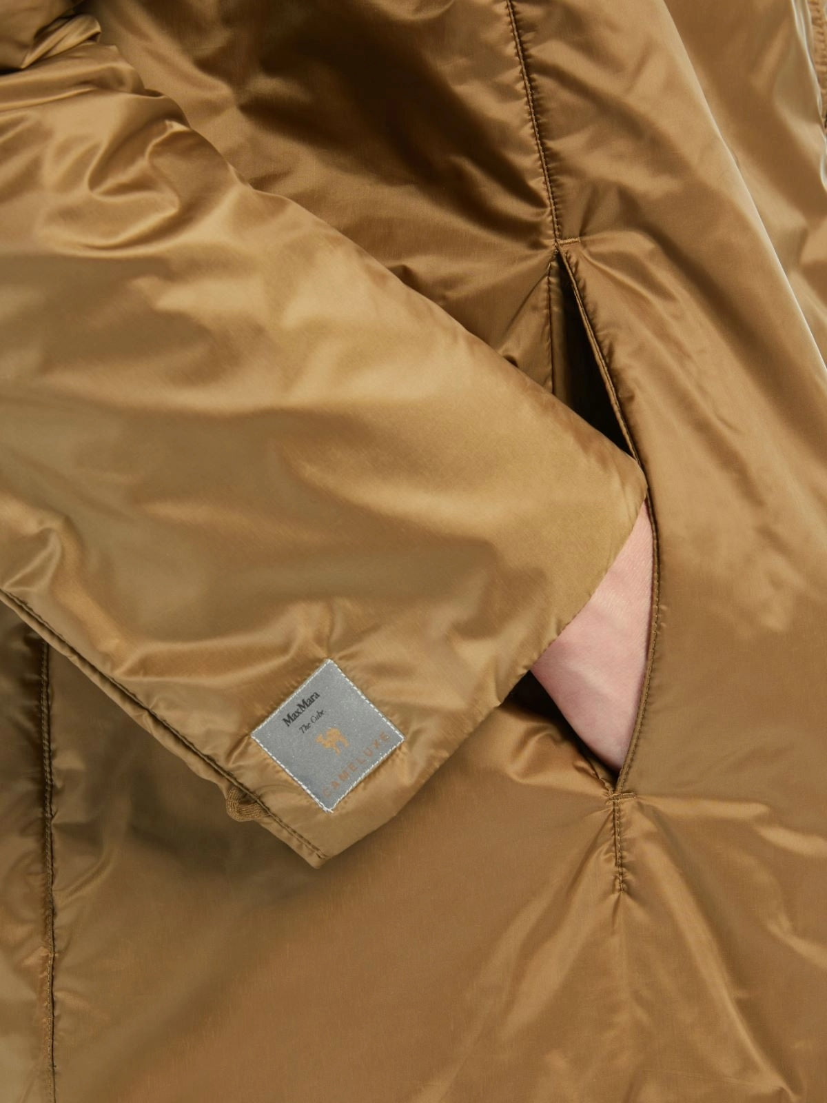 MAX MARA THE CUBE<BR/>Giacca imbottita con cappuccio in tela antigoccia - Caramel GREENH 051 MAX MARA THE CUBE 