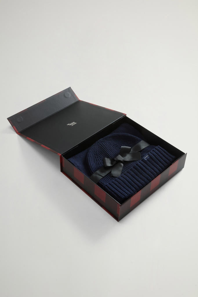 Set regalo con berretto e sciarpa in misto lana Merino CFWOAC2047MRUF0659 3989 WOOLRICH 