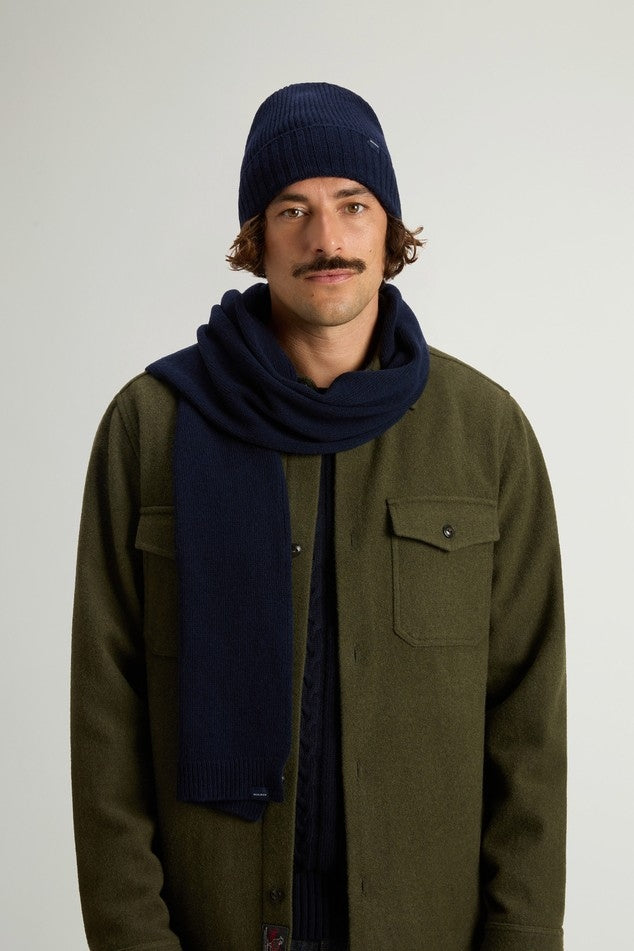 Set regalo con berretto e sciarpa in misto lana Merino CFWOAC2047MRUF0659 3989 WOOLRICH 
