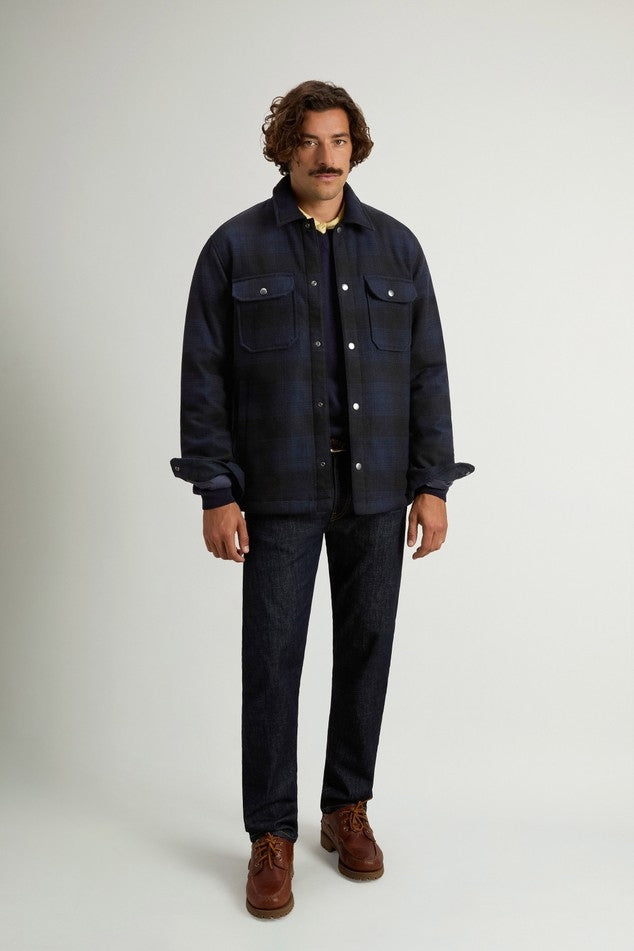 Giacca a camicia Alaskan Check a quadri imbottita in misto lana italiana riciclata<BR/> CFWOOS2018MBUT3046 3983 WOOLRICH 