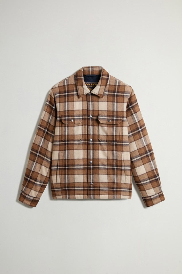Giacca a camicia Alaskan Check a quadri imbottita in misto lana italiana riciclata<BR/> CFWOOS2018MBUT3046 7449 WOOLRICH 
