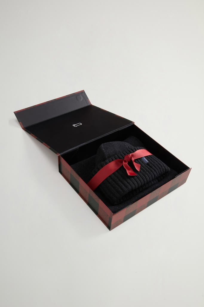 Set regalo con berretto e sciarpa in misto lana Made in Italy CFWWAC2041FRUF0706 1048 WOOLRICH 