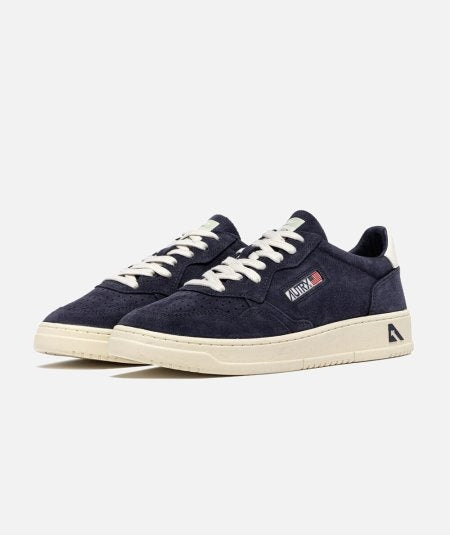 Medalist Low sneakers in suede AULM UH11 AUTRY ACTION SHOES 