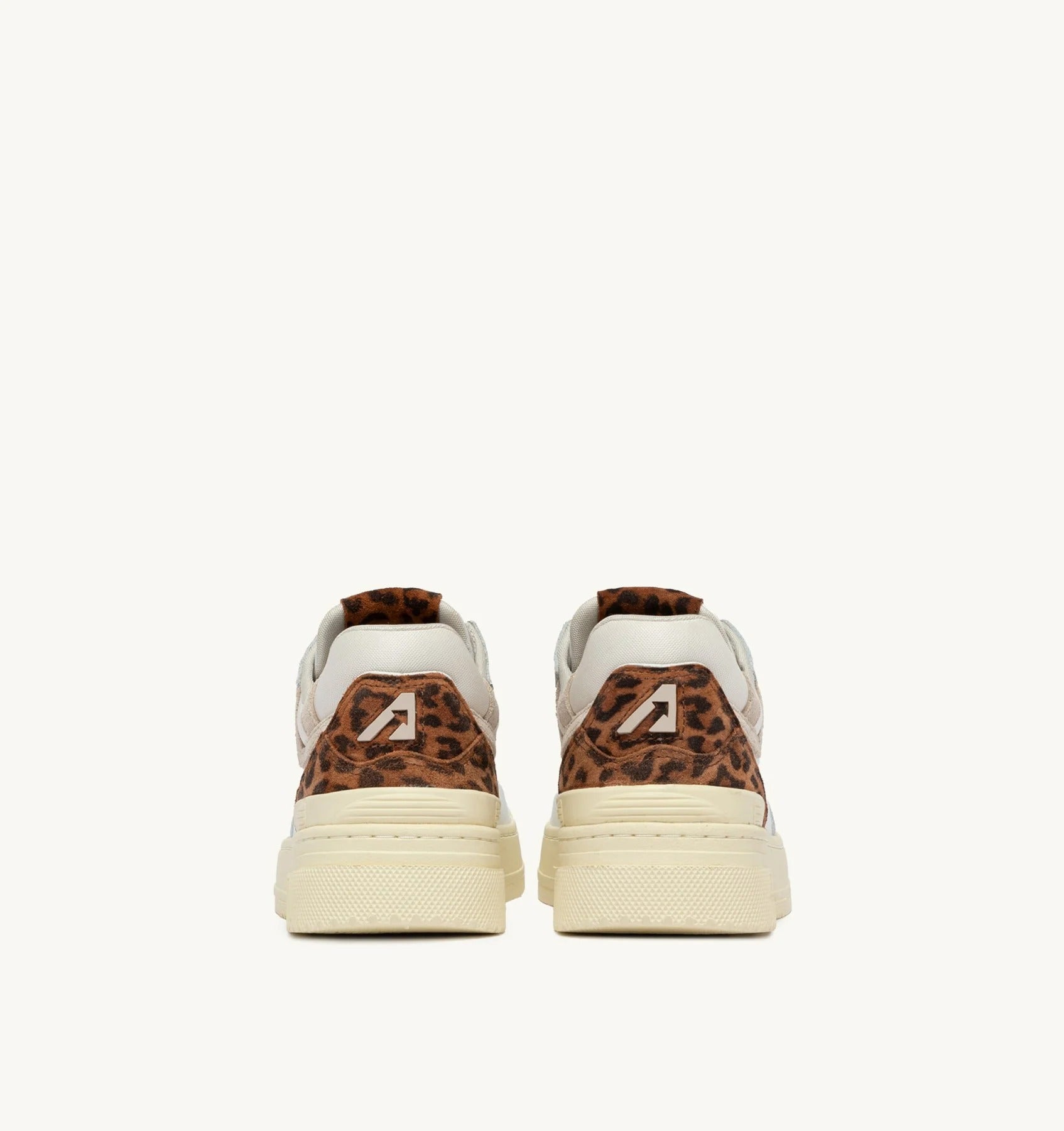SNEAKERS CLC LOW IN PELLE BIANCA E LEOPARD<BR/> ROLW UV01 AUTRY ACTION SHOES 