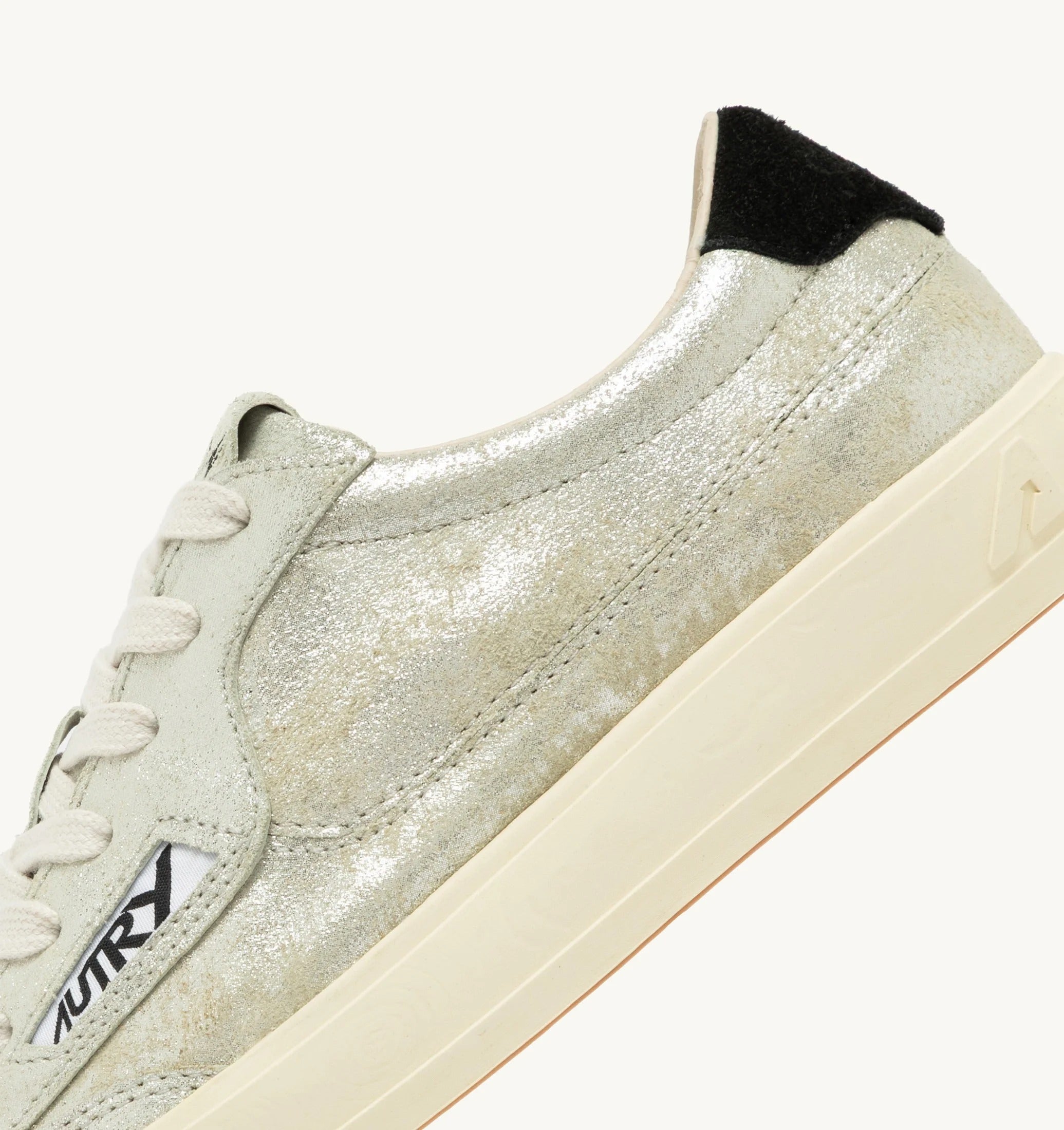 SNEAKERS WINDSCAPE LOW IN SUEDE LAMINATO ARGENTO E NERO<BR/> SCLW ZE01 AUTRY ACTION SHOES 