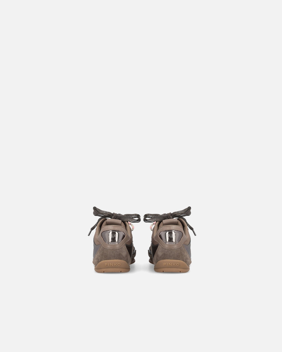 Sneakers con lacci doppi e applicazioni<BR/> SS0185P076 L72 PINKO 