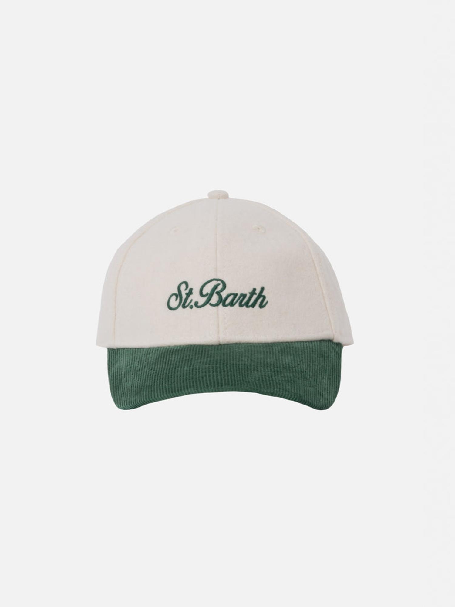 Cappello con visiera e logo ricamato