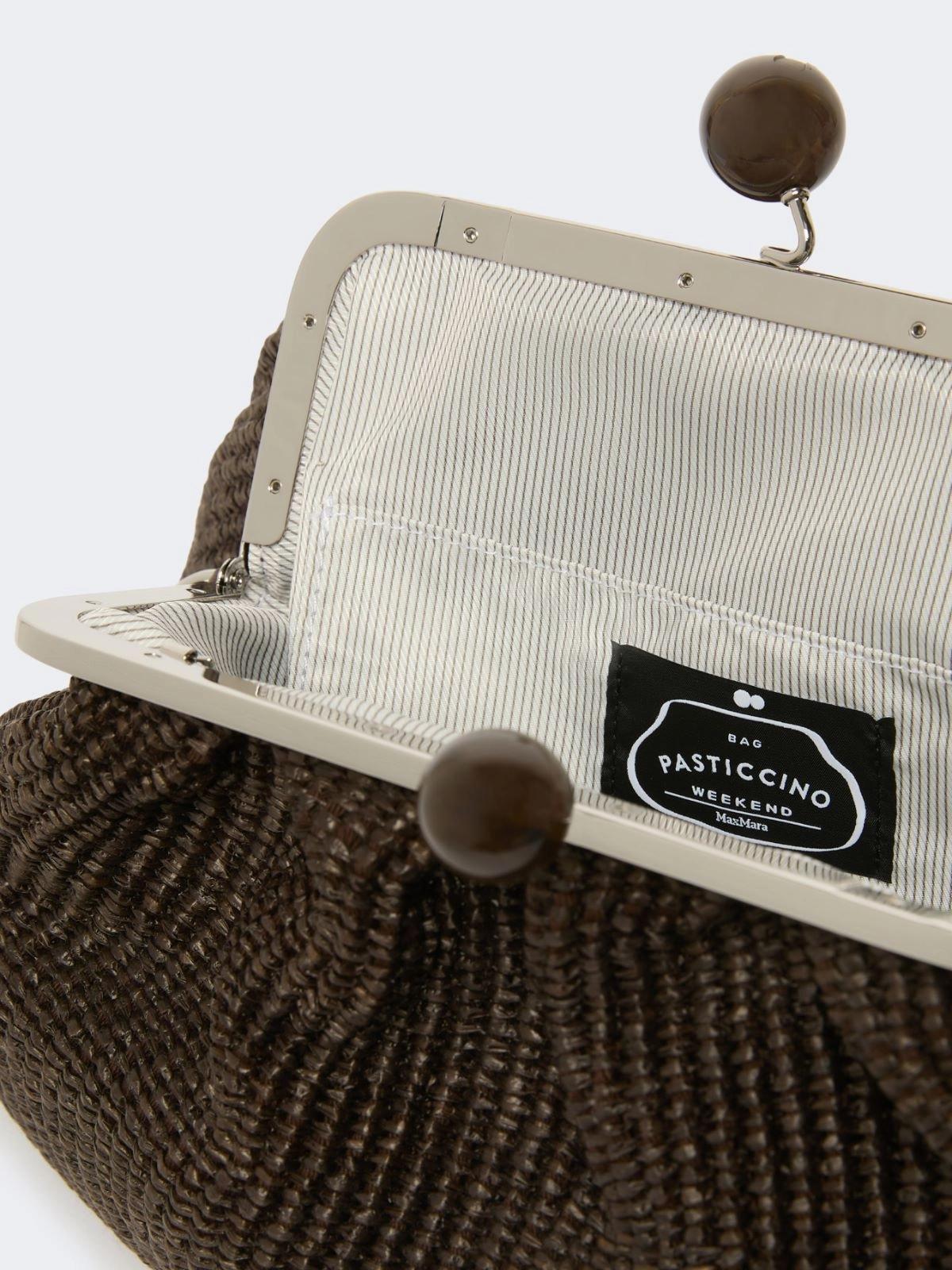 Pasticcino Bag medium effetto rafia - MARRONE SCURO<BR/> WKAFORTUNA 053 WEEKEND 