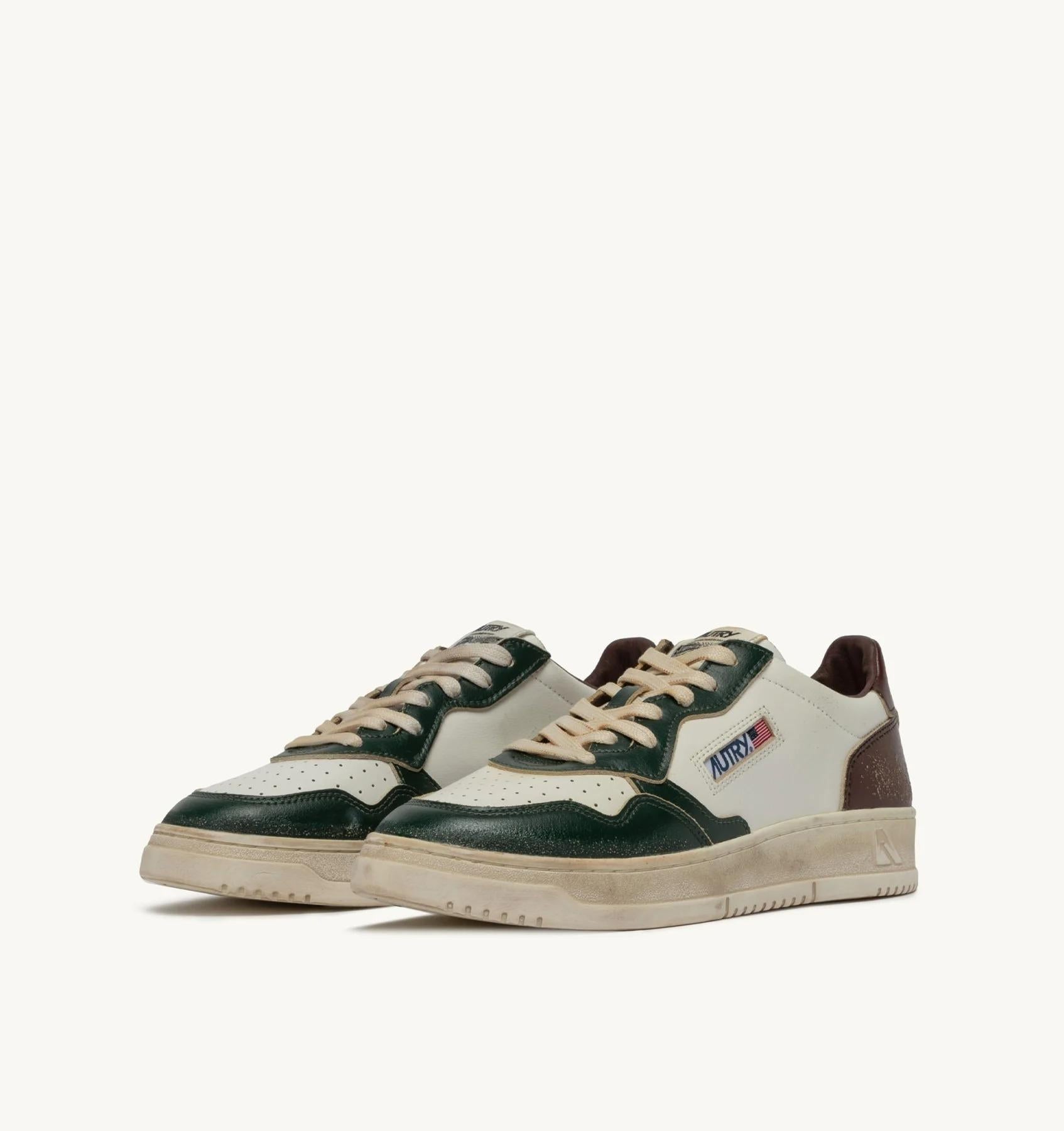 SNEAKERS MEDALIST LOW SUPER VINTAGE IN PELLE BIANCA PINE GROVE E RUM RAISIN AVLM SV52 AUTRY ACTION SHOES 