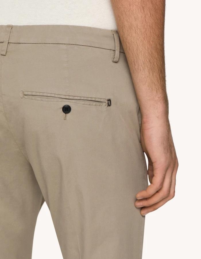 Pantaloni Gaubert slim in gabardina leggera