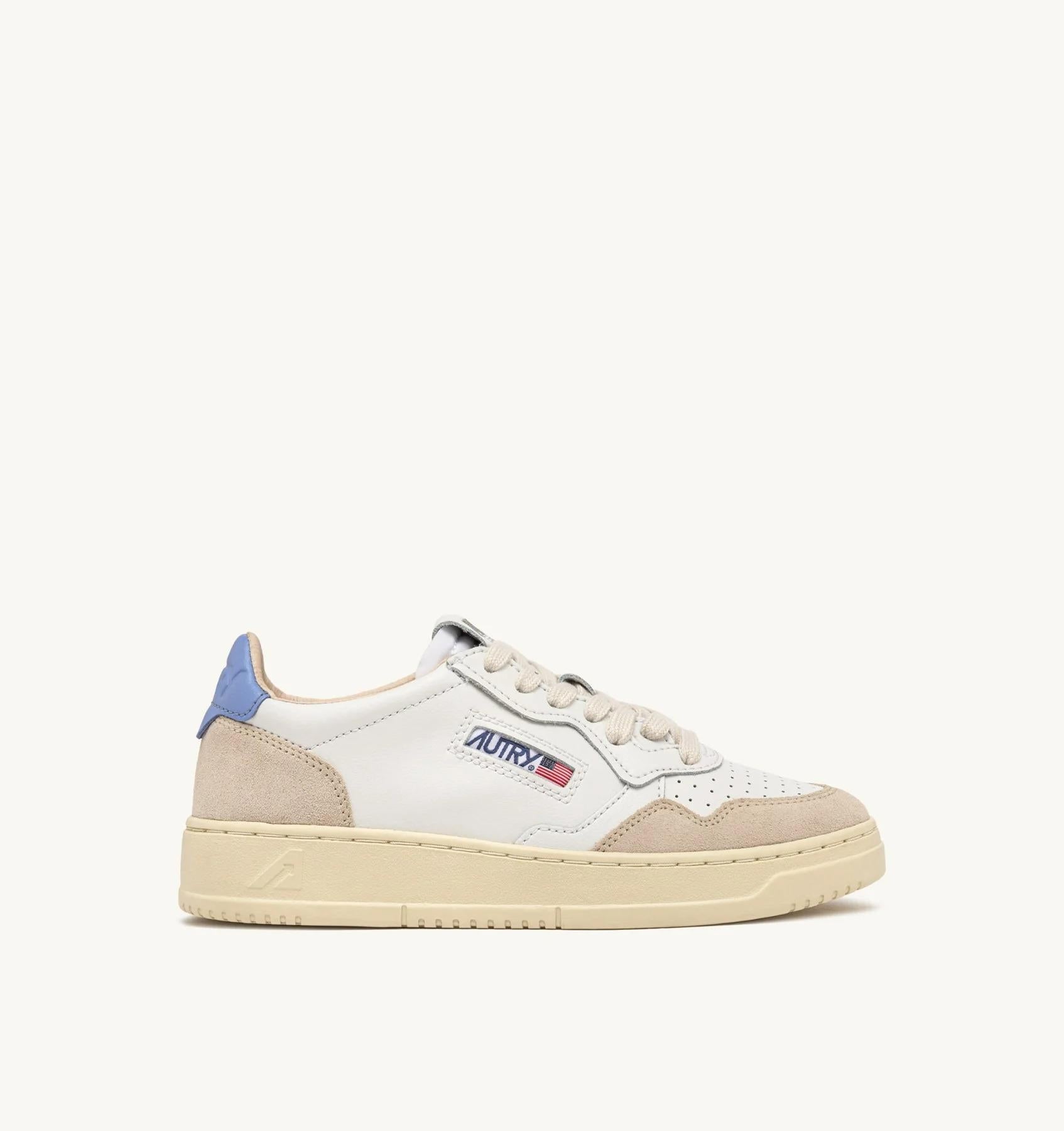 SNEAKERS MEDALIST LOW IN SUEDE E PELLE BIANCA E DELLA ROBBIA BLUE AULW LS04 AUTRY ACTION SHOES 