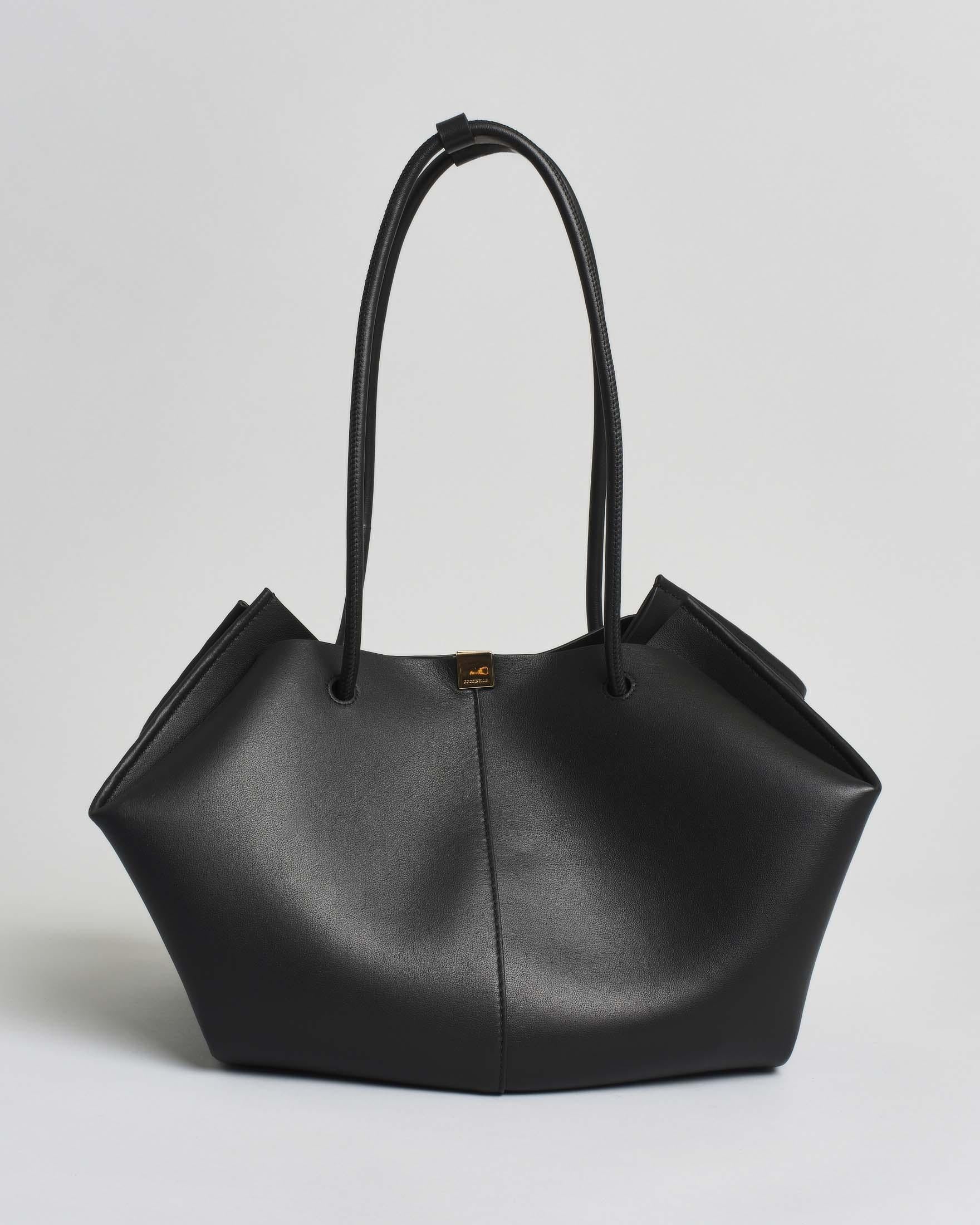 Shopping Bag Coccinelle nera in pelle liscia con manici regolabili e chiusura magnetica con logo<BR/> E1U2L110201 001 COCCINELLE 