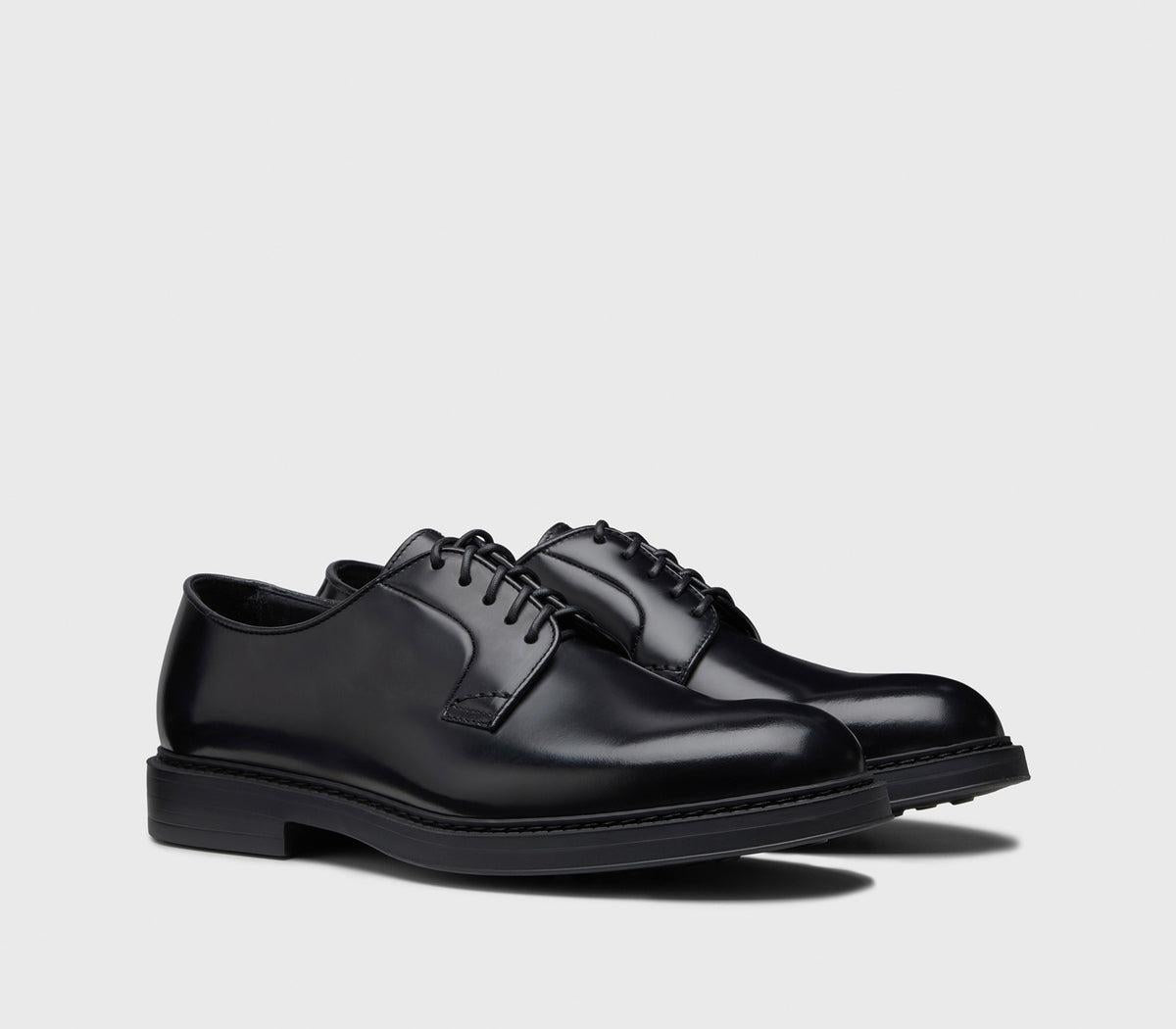 Stringata in pelle nera 1385BRUGES NERO DOUCAL'S 