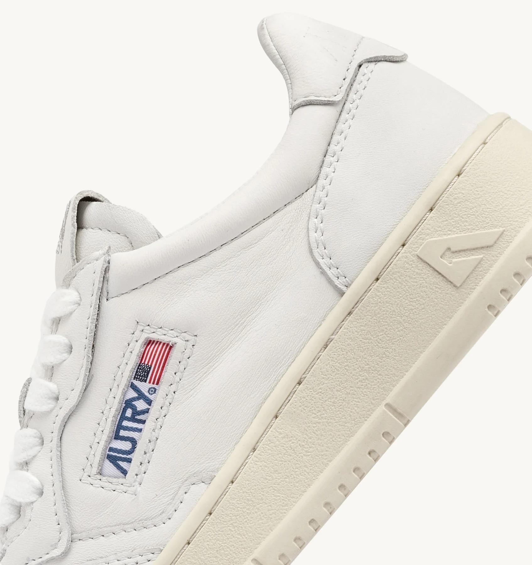 SNEAKERS MEDALIST LOW IN NAPPA BIANCA SUPER SOFT<BR/> AULW GG04 AUTRY ACTION SHOES 