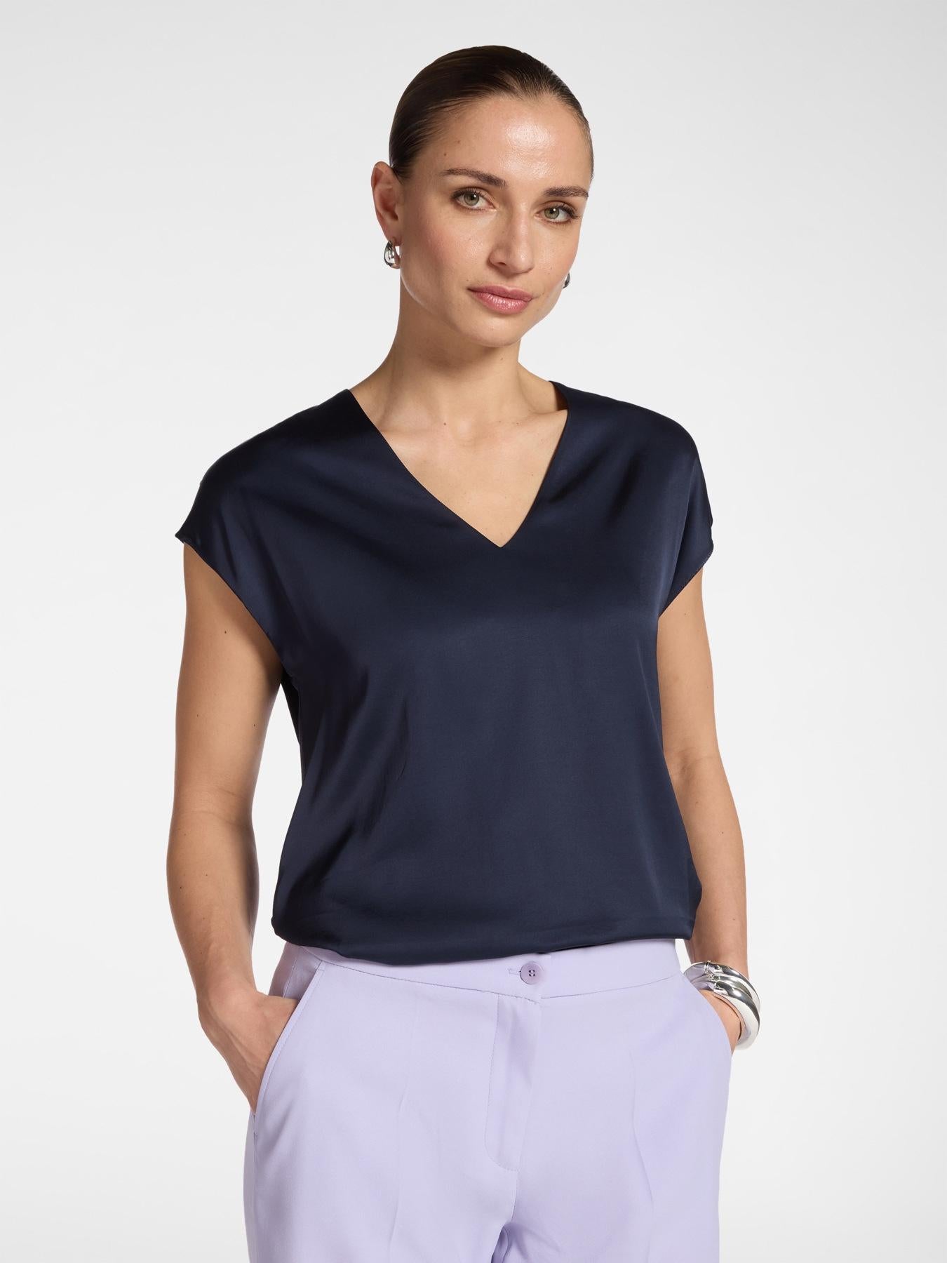 Blusa in raso con scollo a V<BR/> 2002P000221N 34 ELENA MIRO 