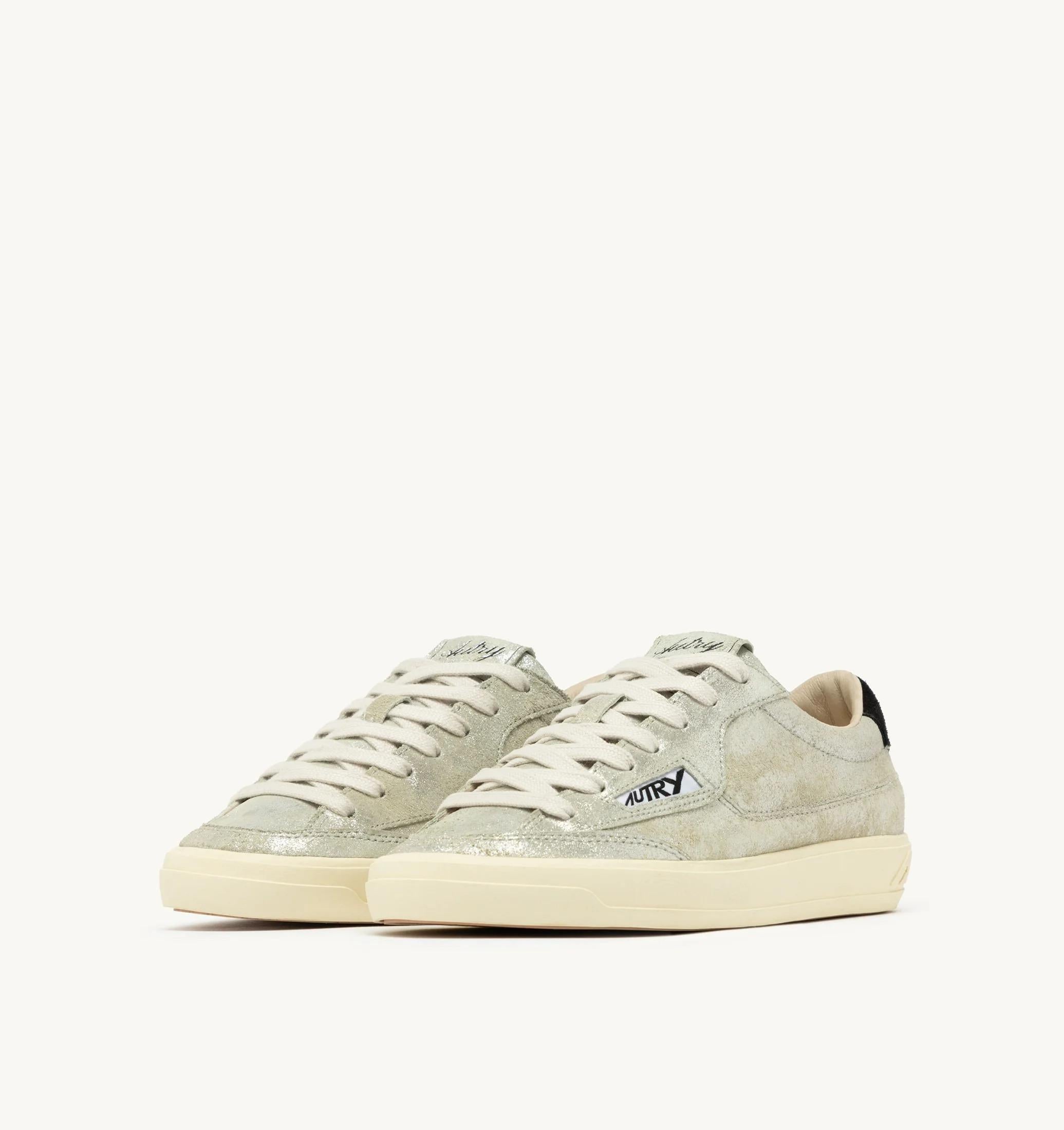 SNEAKERS WINDSCAPE LOW IN SUEDE LAMINATO ARGENTO E NERO<BR/> SCLW ZE01 AUTRY ACTION SHOES 