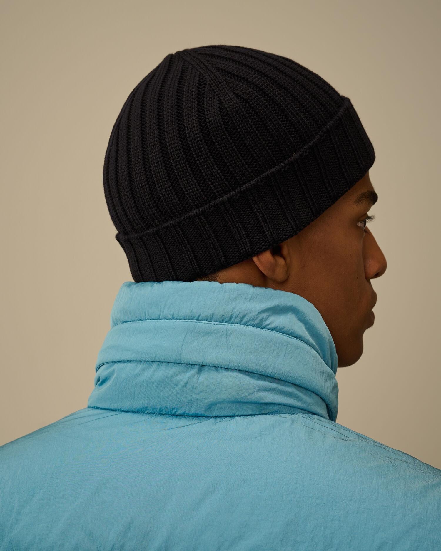 Extrafine Merino Wool Logo Beanie CMAC738A 888 C.P. COMPANY 