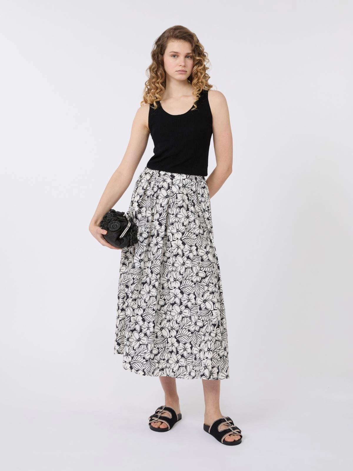 Maglia smanicata in filato di viscosa - NERO<BR/> WKDCOSE 011 WEEKEND 