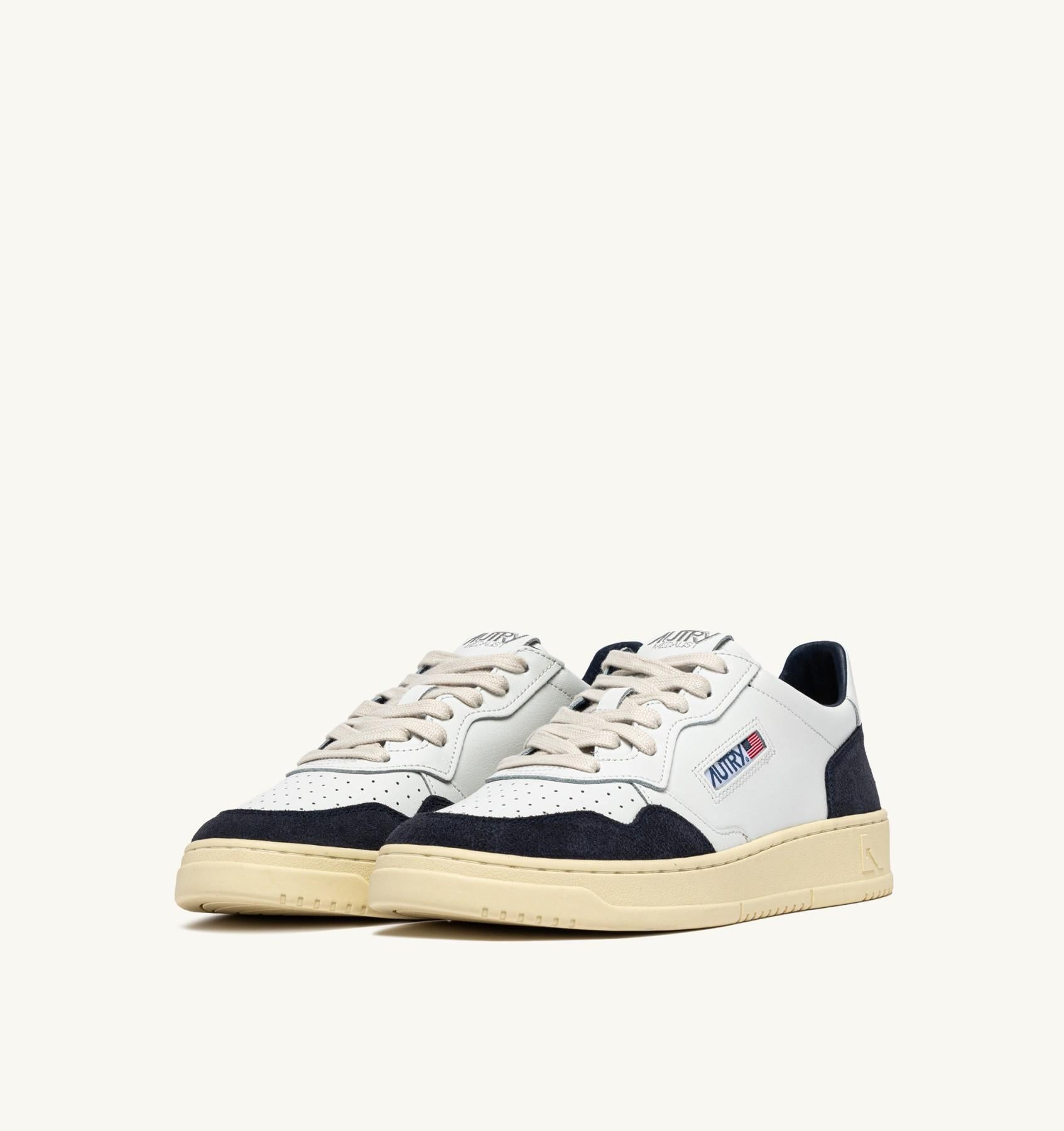SNEAKERS MEDALIST LOW IN PELLE BIANCA E SUEDE OCEANO AULM FT07 AUTRY ACTION SHOES 