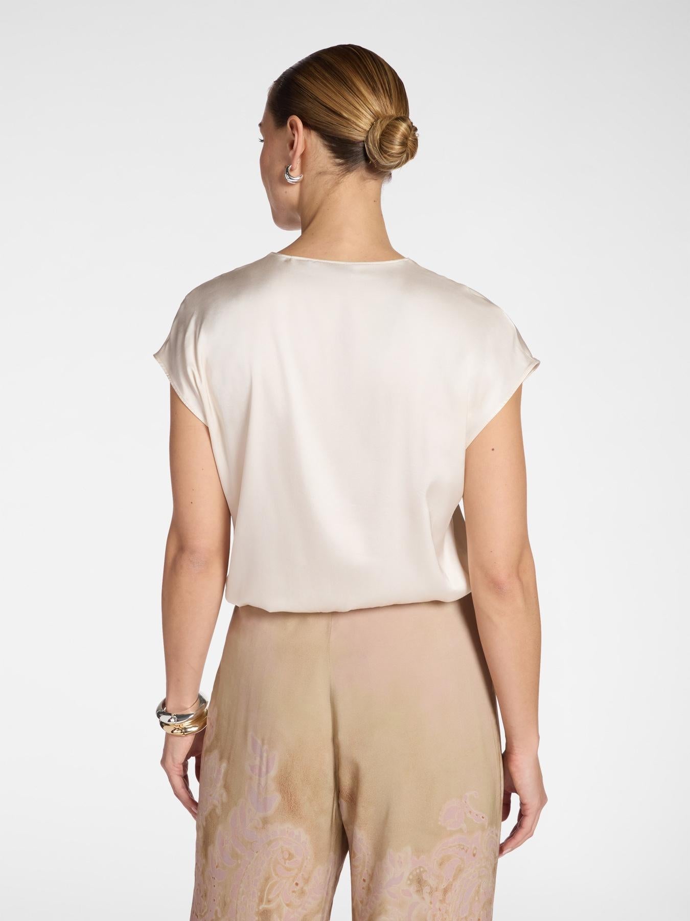 Blusa in raso con scollo a V<BR/> 2002P000221N 02 ELENA MIRO 