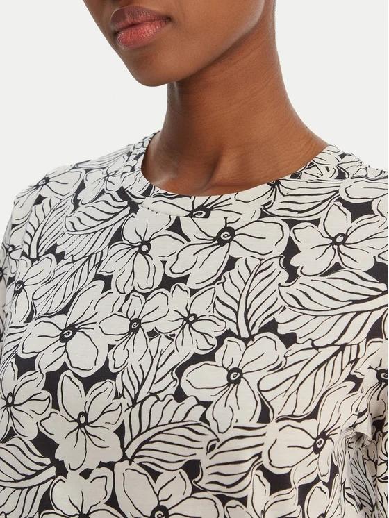 T-shirt Weekend Max Mara girocollo e maniche corte con fantasia all over.<BR/> WKDBUSSOLA 002 WEEKEND 