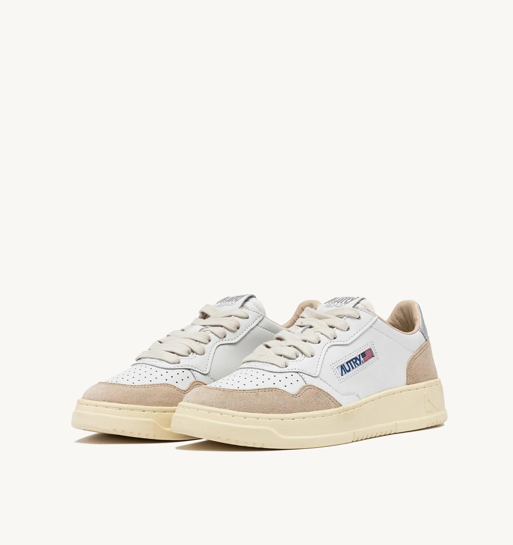 SNEAKERS MEDALIST LOW IN PELLE E SUEDE BIANCA E ARGENTO AULW LS74 AUTRY ACTION SHOES 