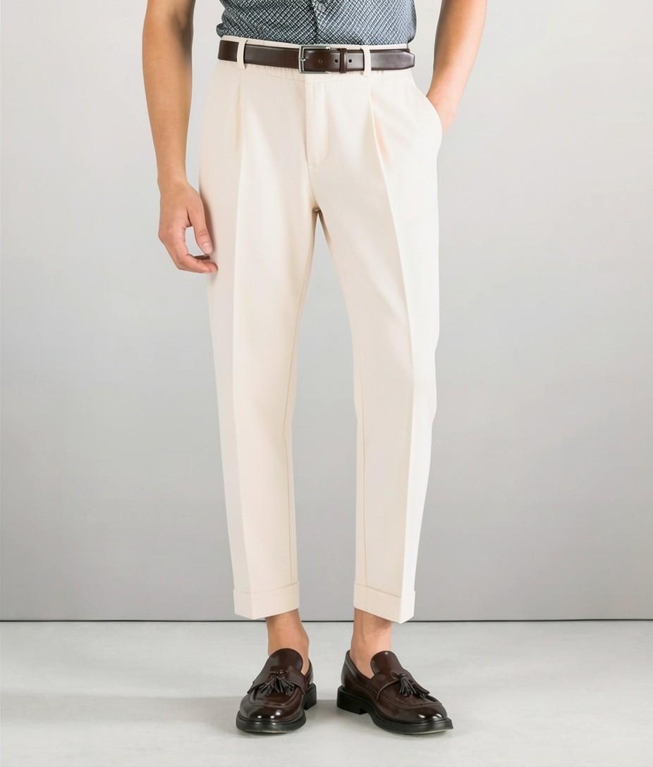 TORTONA UNA PINCE<BR/>Pantaloni carrot fit con singola pince in tela di lana elasticizzata<BR/> TORTONA1P 100 CRUNA 