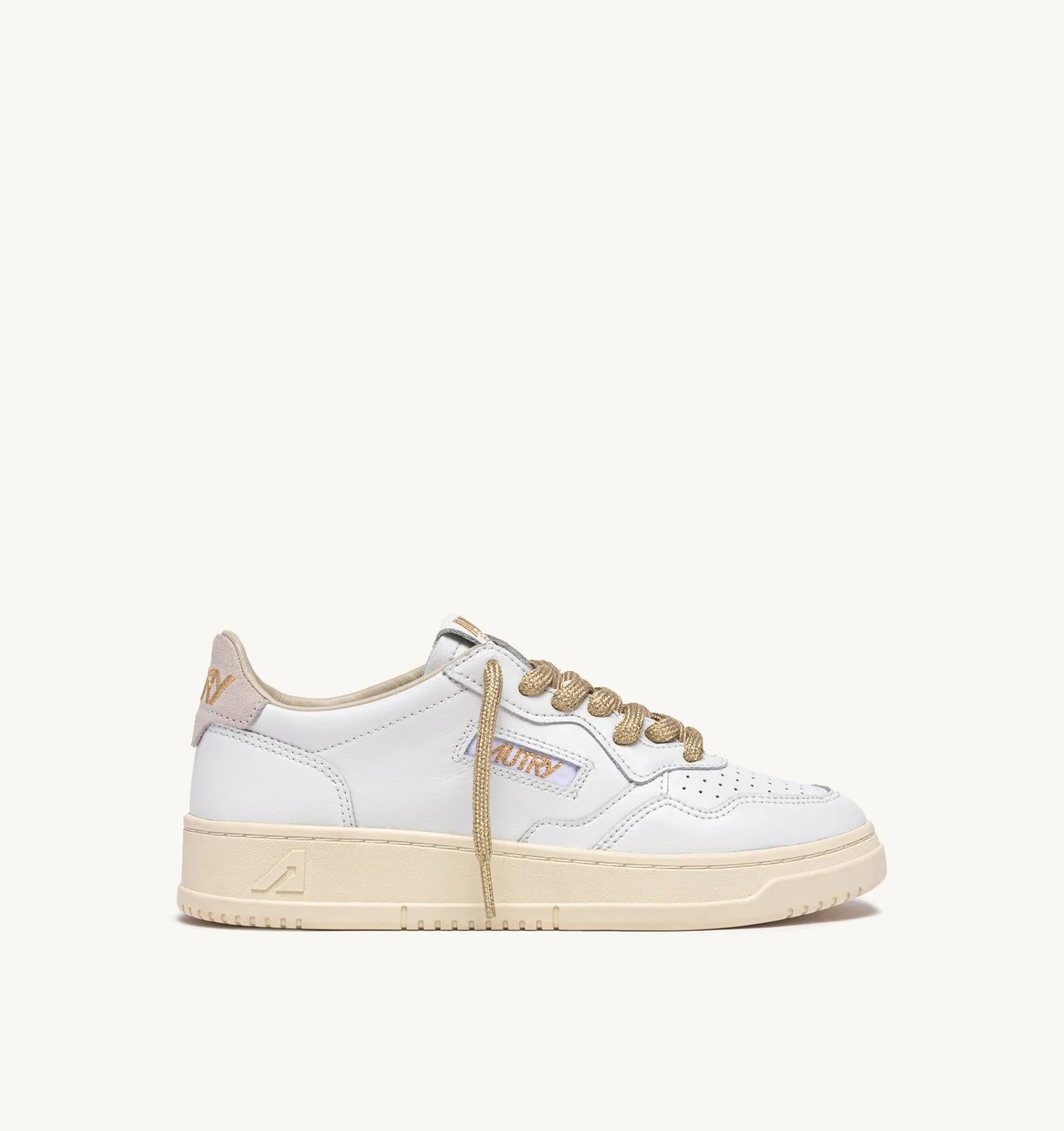 SNEAKERS MEDALIST LOW IN PELLE BIANCA E DETTAGLI LUREX ORO AULW SW01 AUTRY ACTION SHOES 