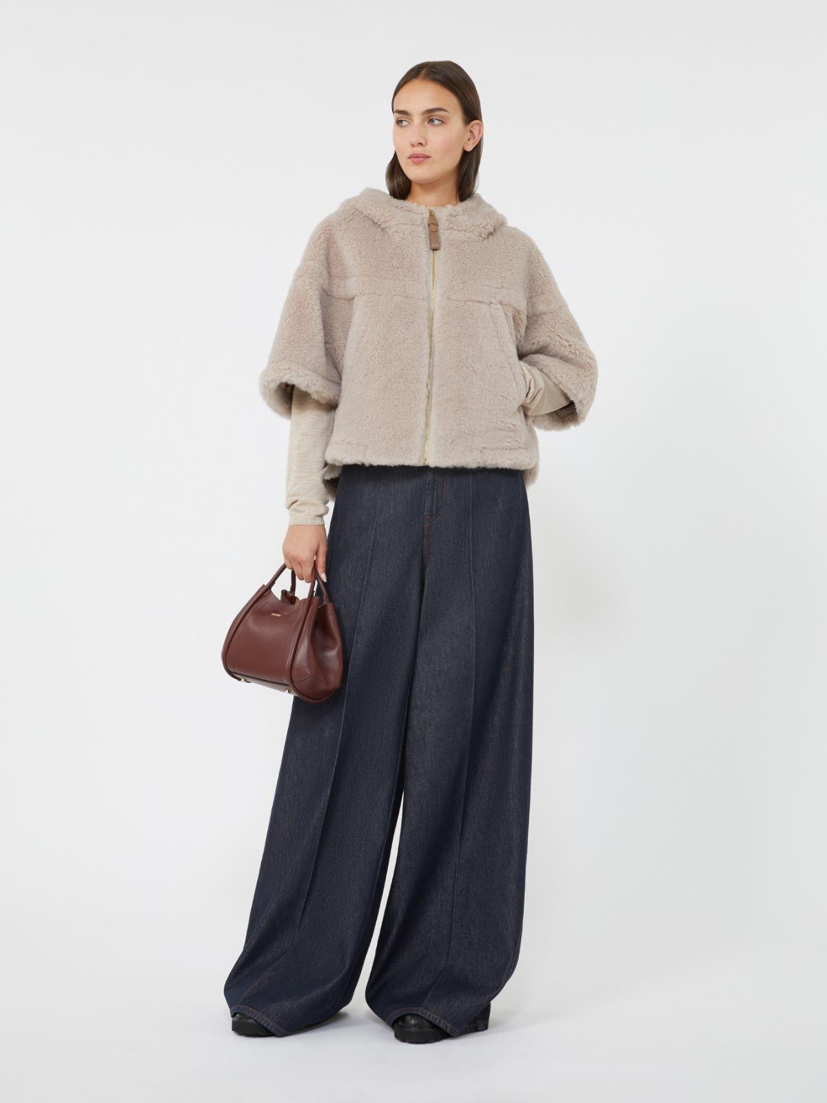 Cappa boxy in Teddy di alpaca e lana PETALO1 002 MAX MARA ACCESSORI 