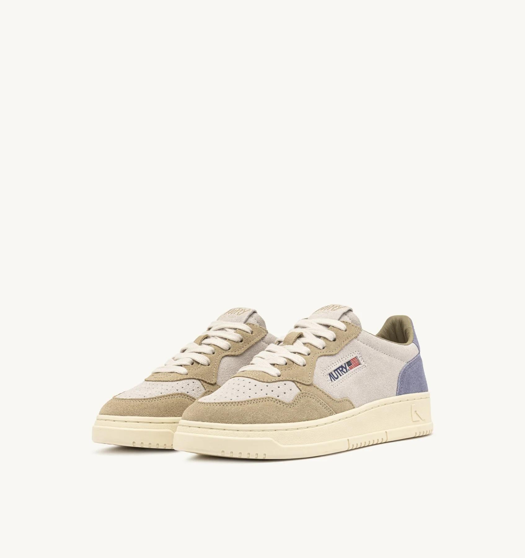 SNEAKERS MEDALIST LOW TRICOLOR IN SUEDE CELESTE CLAUDIA E SPONGE<BR/> AULW TS18 AUTRY ACTION SHOES 