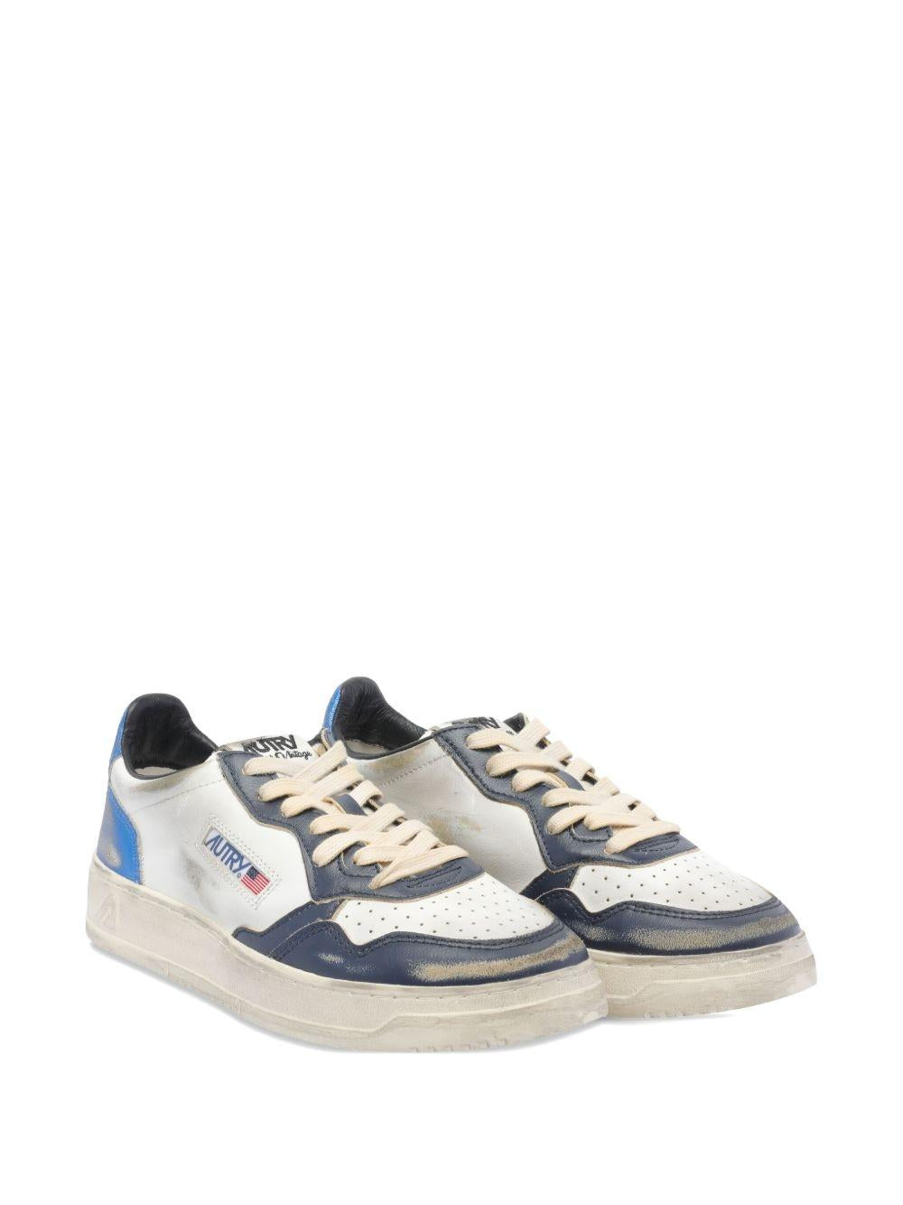 SNEAKERS MEDALIST LOW SUPER VINTAGE COLORE BIANCO BLE E CELESTE AVLM SV55 AUTRY ACTION SHOES 