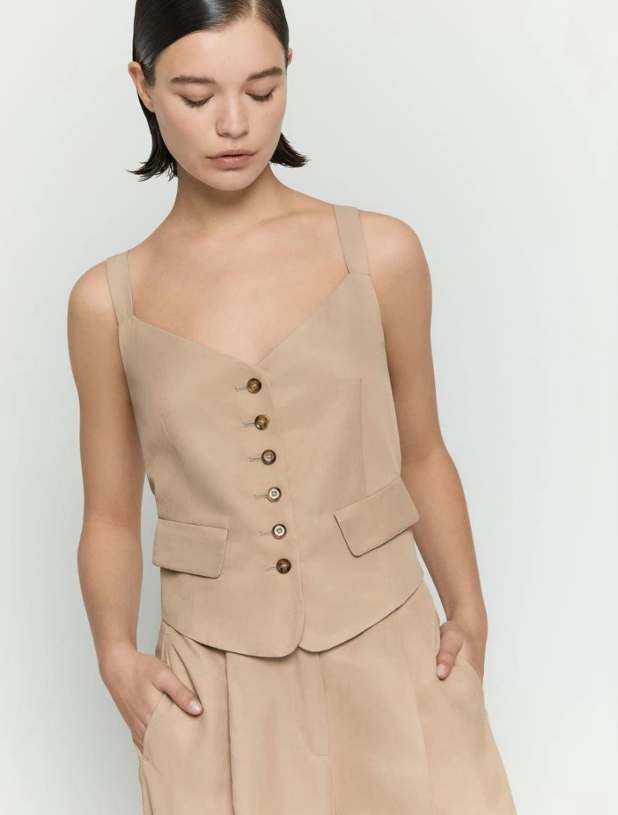 Gilet aderente in misto lino