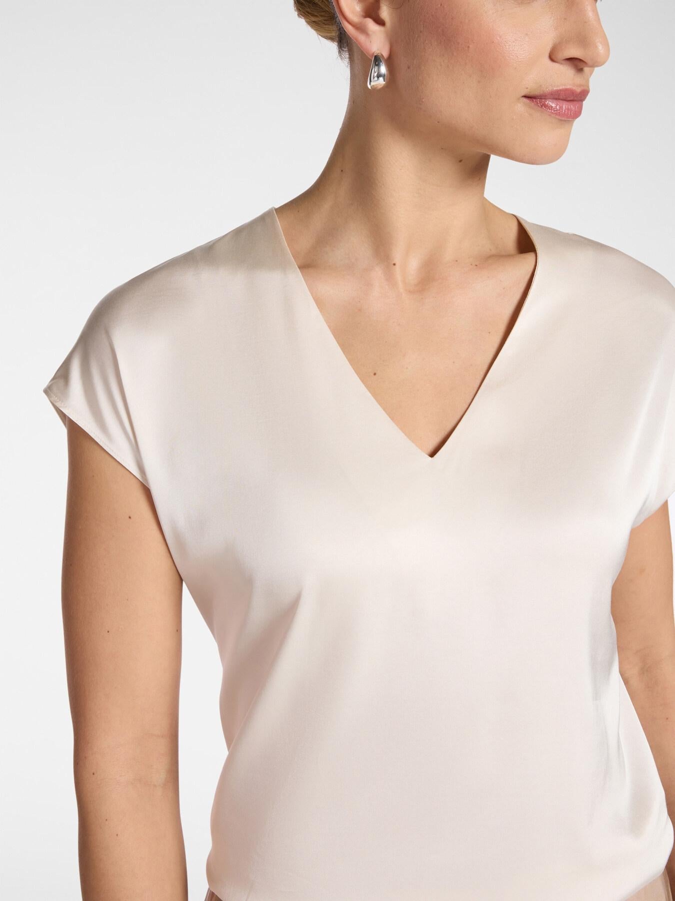 Blusa in raso con scollo a V<BR/> 2002P000221N 02 ELENA MIRO 