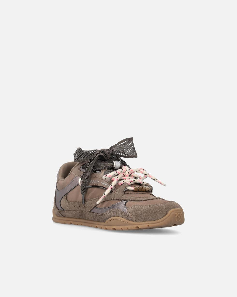 Sneakers con lacci doppi e applicazioni<BR/> SS0185P076 L72 PINKO 