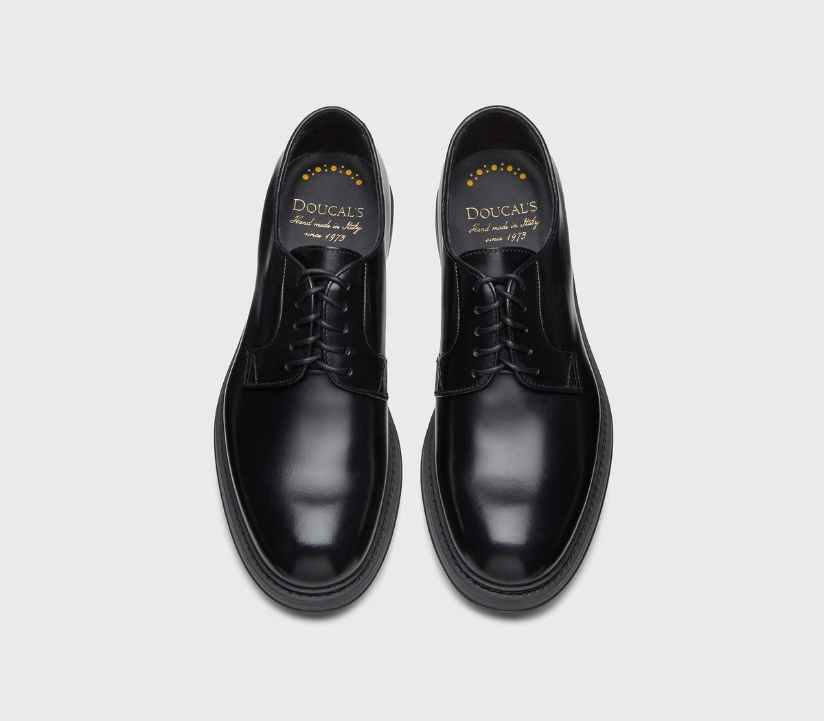 Stringata in pelle nera 1385BRUGES NERO DOUCAL'S 