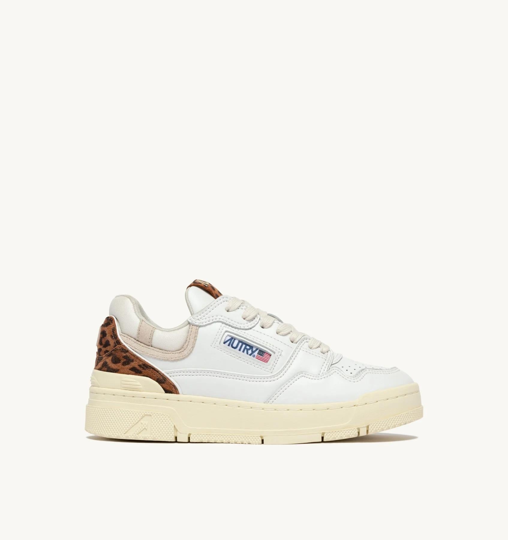 SNEAKERS CLC LOW IN PELLE BIANCA E LEOPARD<BR/> ROLW UV01 AUTRY ACTION SHOES 