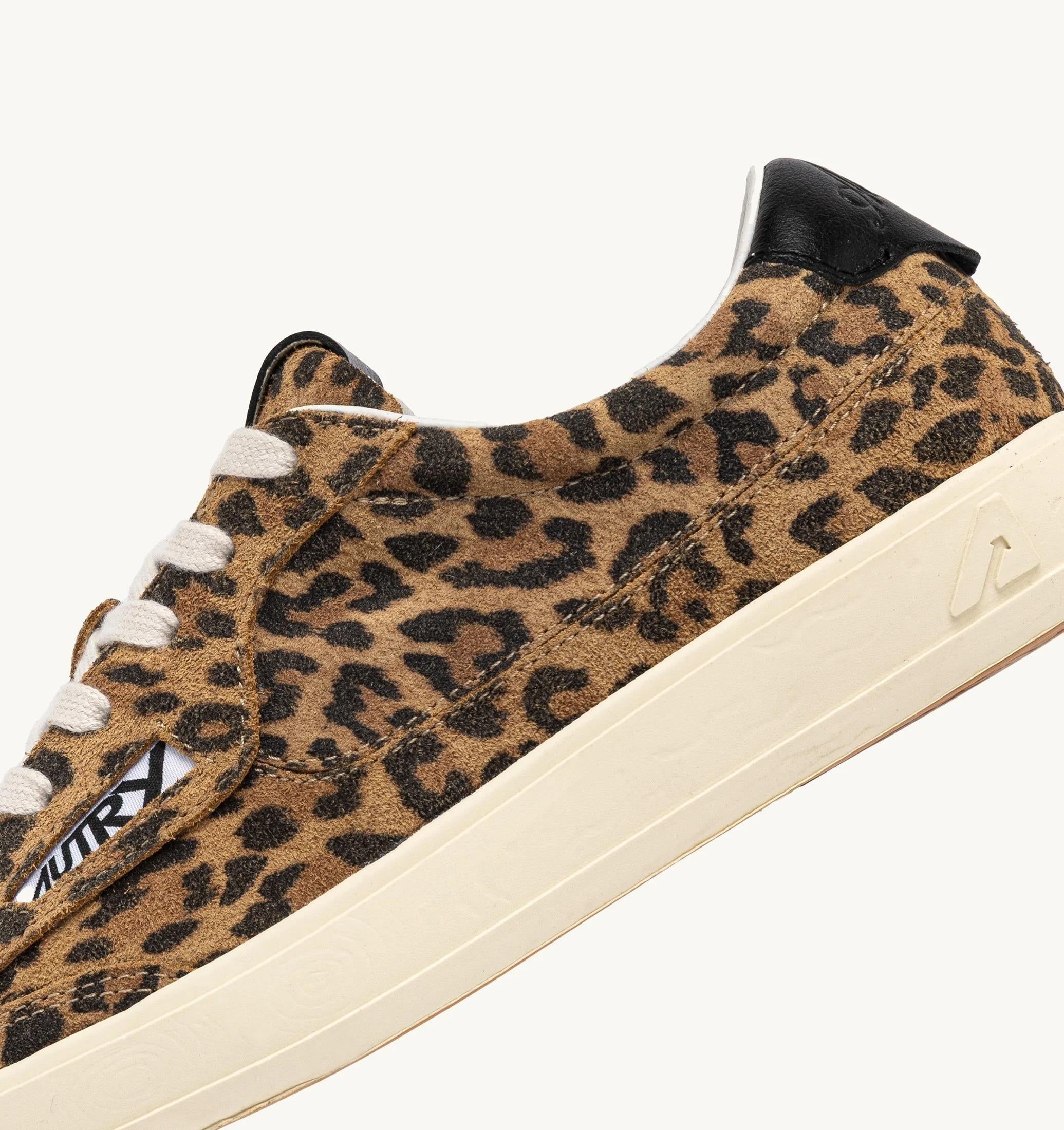 SNEAKERS WINDSCAPE LOW IN SUEDE LEOPARD E NERO<BR/> SCLW DY01 AUTRY ACTION SHOES 