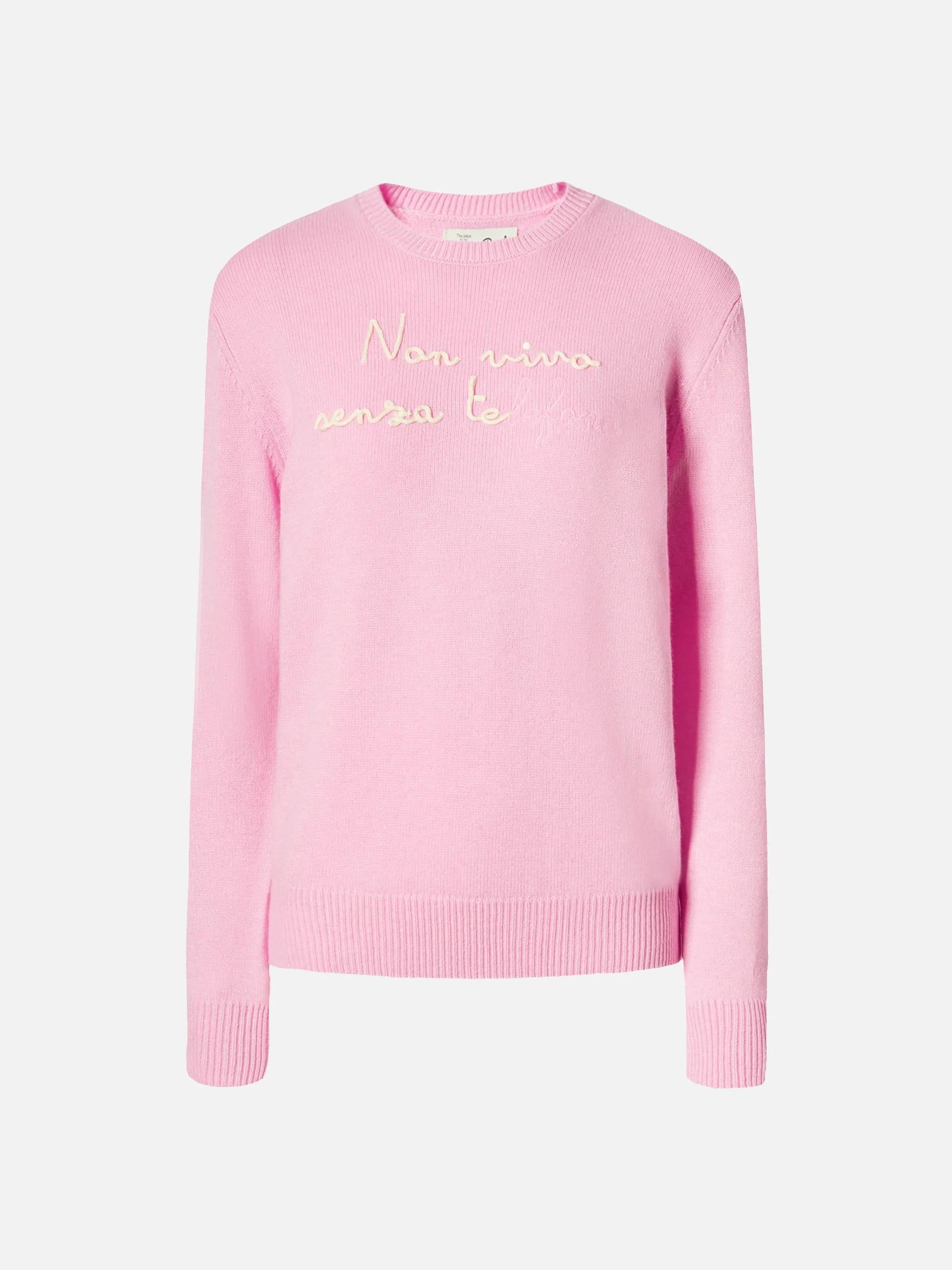 Maglione New Queen in misto cashmere rosa con ricamo Non vivo senza te(lefono)<BR/> QUE0010 02124I MC2 SAINT BARTH 