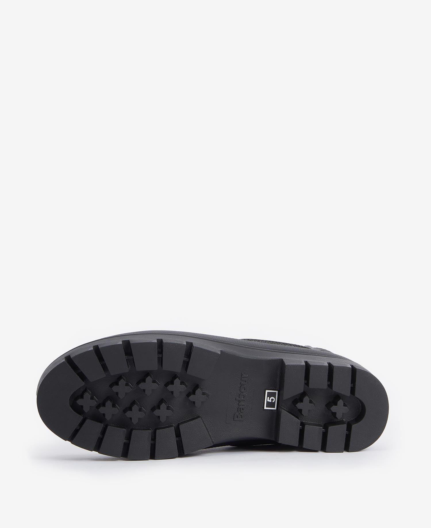 Rubber boot with tank