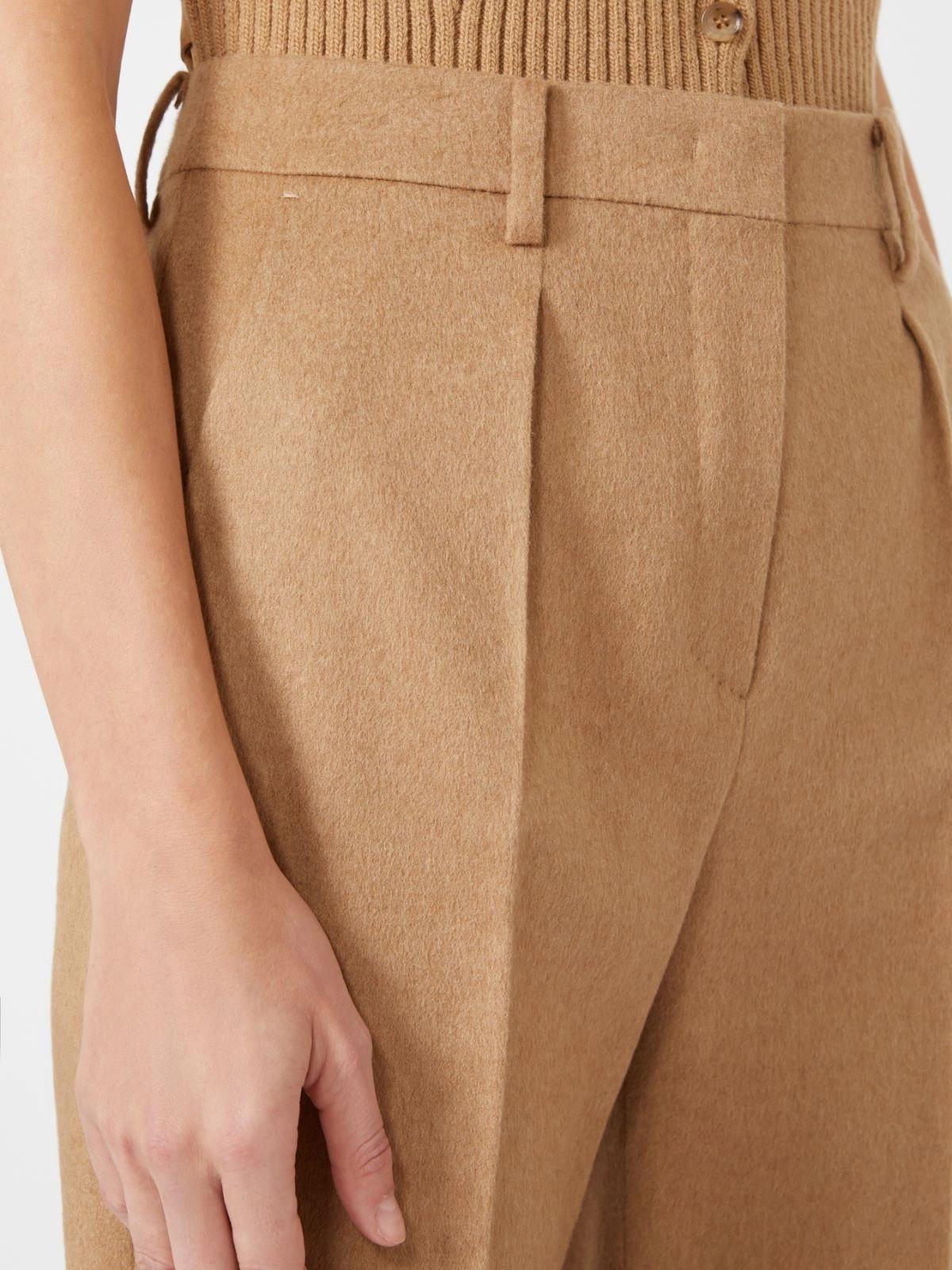 Pantalone maschile in cammello - Cammello<BR/> CARBONE 001 MAX MARA 