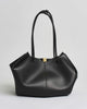 Shopping Bag Coccinelle nera in pelle liscia con manici regolabili e chiusura magnetica con logo