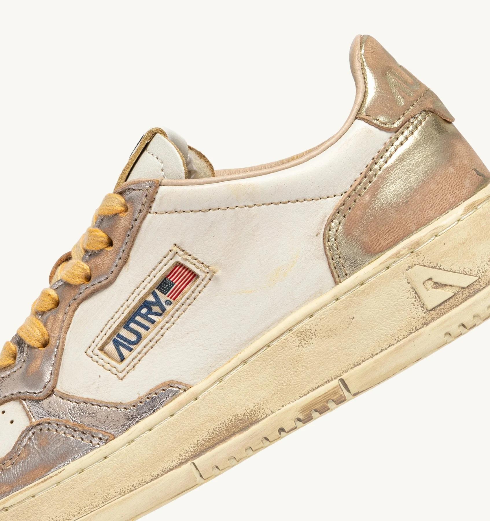 SNEAKERS MEDALIST LOW SUPER VINTAGE IN PELLE PLATINO E ARGENTO<BR/> AVLW MT10 AUTRY ACTION SHOES 