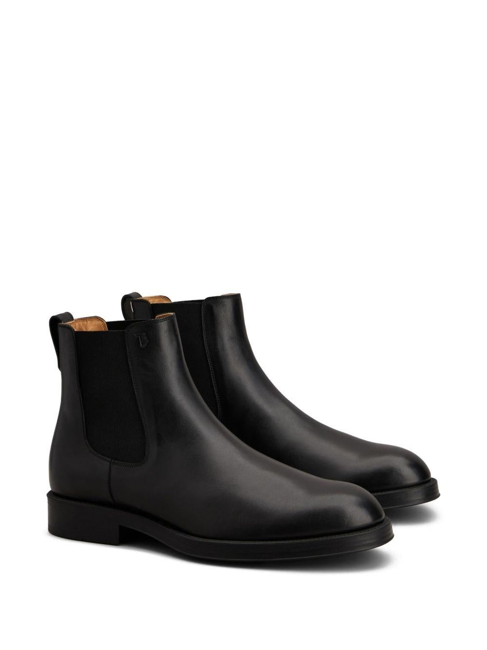 Stivaletto in pelle<BR/> XXM75L00P20D90 B999 TOD'S 