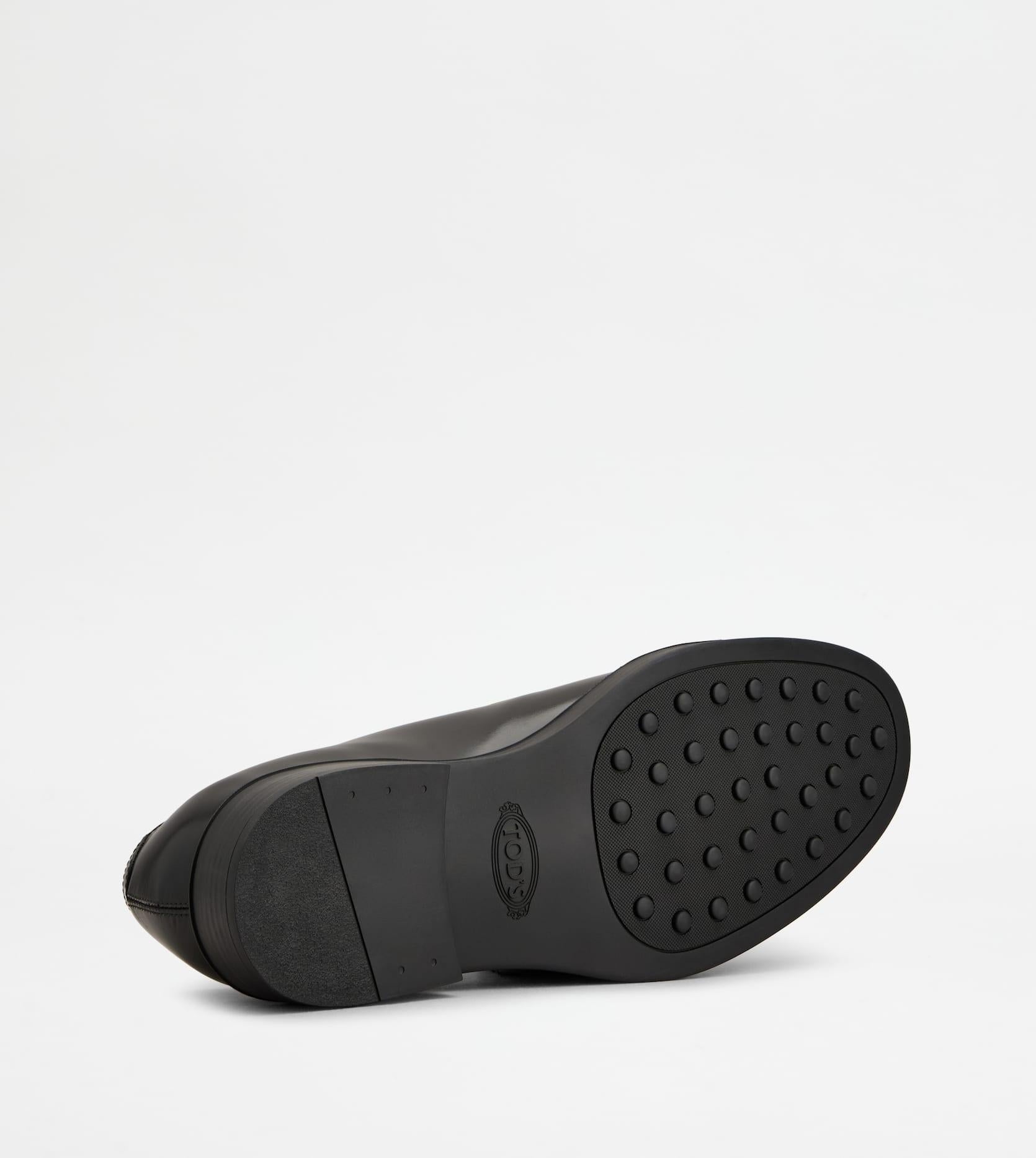 Stringata in Pelle XXM75L0JK80LYG B999 TOD'S 