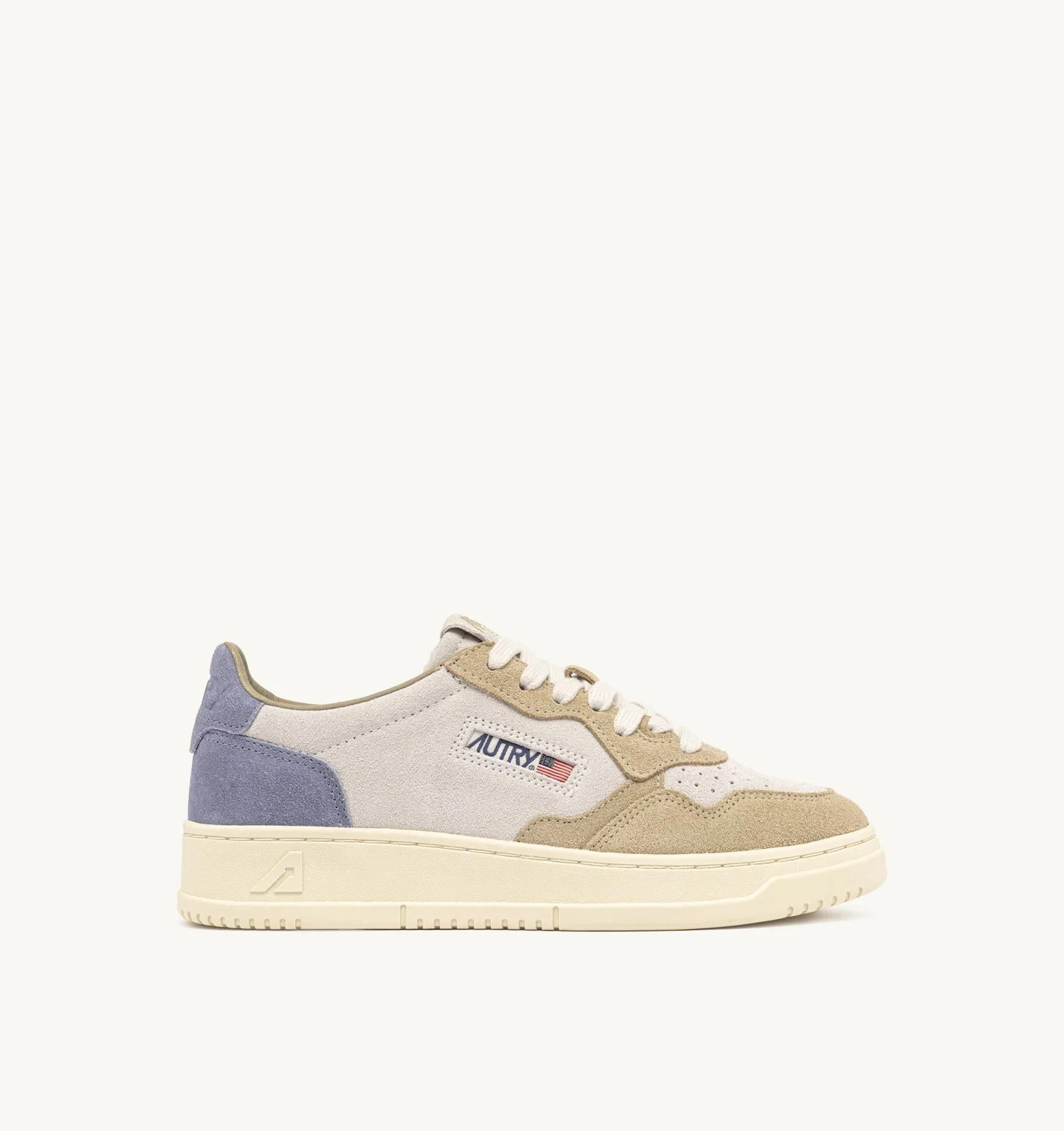 SNEAKERS MEDALIST LOW TRICOLOR IN SUEDE CELESTE CLAUDIA E SPONGE<BR/> AULW TS18 AUTRY ACTION SHOES 